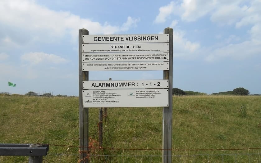 Foto Strand bij slufter en caisson Rammekenshoek